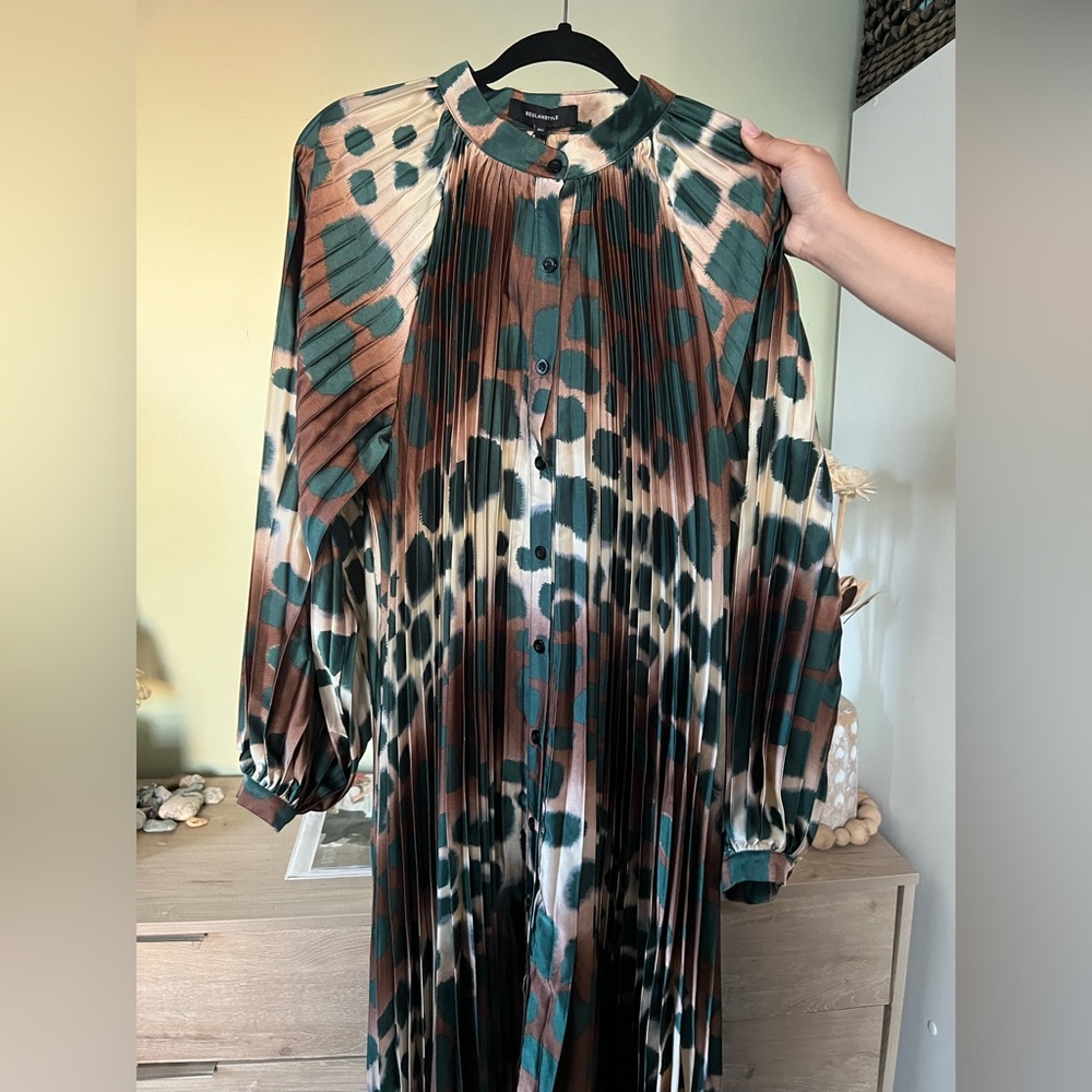 Green Modest Leopard Cheetah Print Pleated Long-Sleeve Maxi Relaxed Fit Dres M-L - Picture 10 of 16